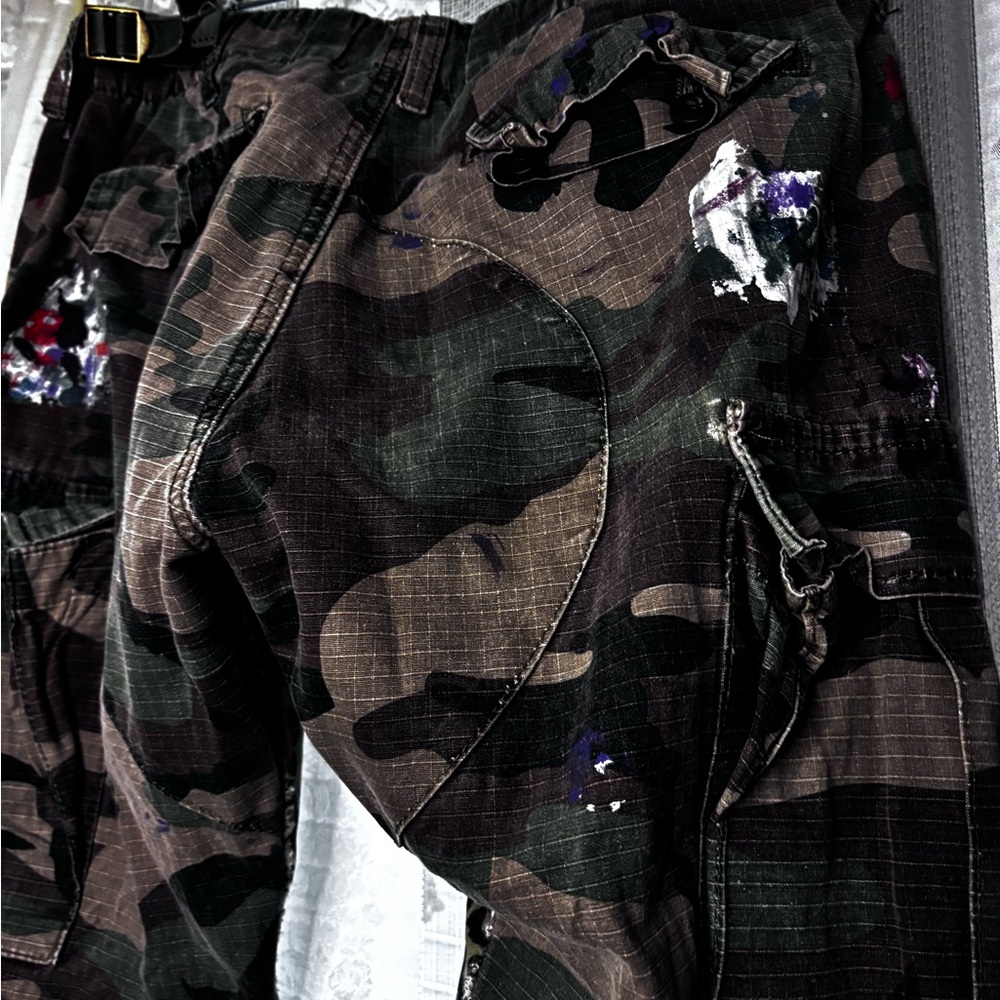 Men's Urban Camouflage Cargo Pants - Picture 6 of 10